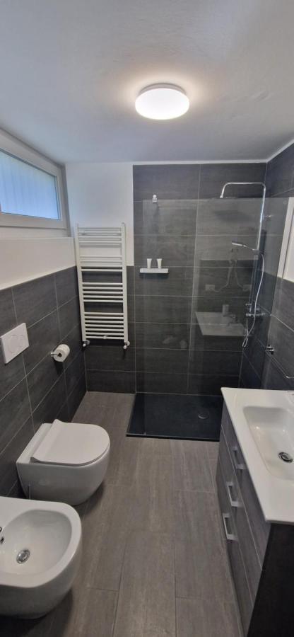 Lake House - Milano 3 Apartment บาซิลิโอ ภายนอก รูปภาพ